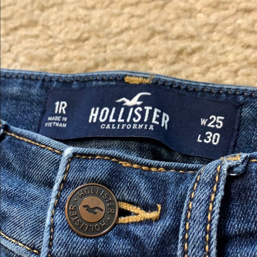 Hollister ultra High rise super skinny.